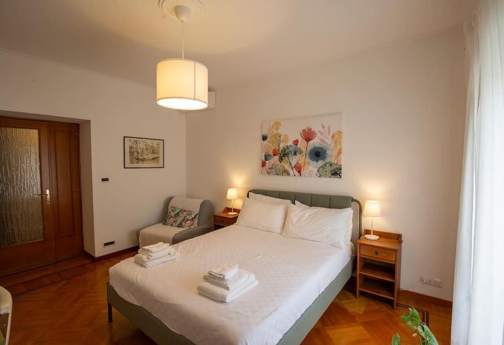 Dimora Al Colosseo, 2 Bedrooms Rome Luaran gambar