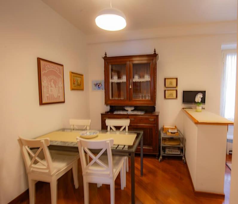 Dimora Al Colosseo, 2 Bedrooms Rome Luaran gambar