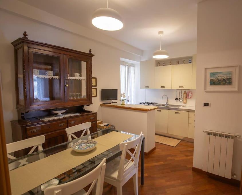 Dimora Al Colosseo, 2 Bedrooms Rome Luaran gambar